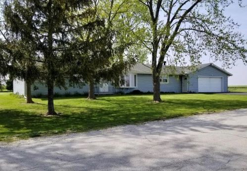 352 Arseneau Rd, Kankakee, IL 60901-8045
