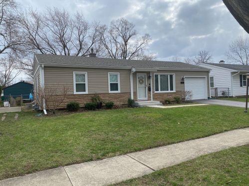 139 Forest Pl, Buffalo Grove, IL 60089-2121