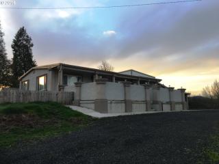 1823 Duke Rd, Sutherlin, OR 97479-9445