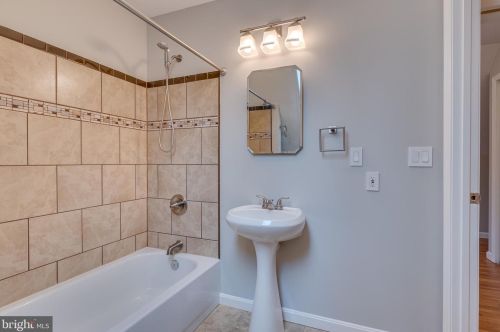 165 Gingerbread Ln, Harpers Ferry WV 25425-5591 exterior