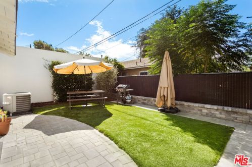 414 Acacia Ave, Glendale CA  91205-2575 exterior