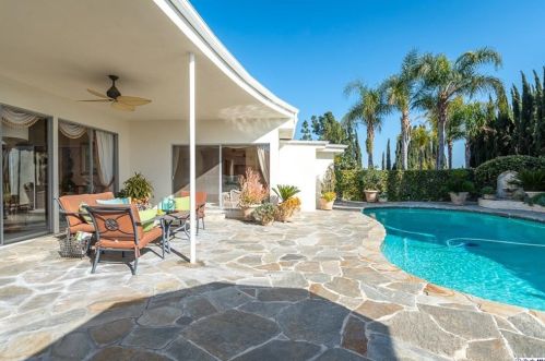 1629 Heather Ridge Dr, Glendale CA  91207-1035 exterior