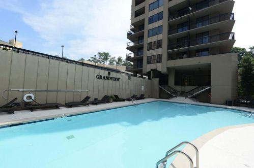 3481 Lakeside Dr, Atlanta GA  30326-1347 exterior