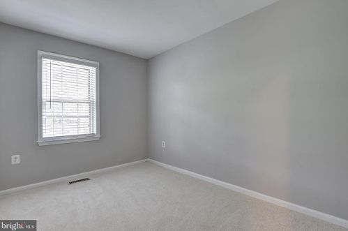 5601 Castlebury Ct, Springfield VA  22015-1883 exterior