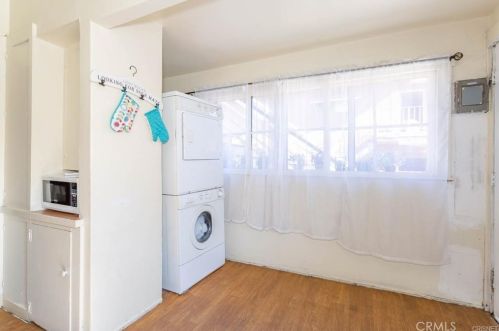 426 Ivy St, Glendale CA  91204-1012 exterior