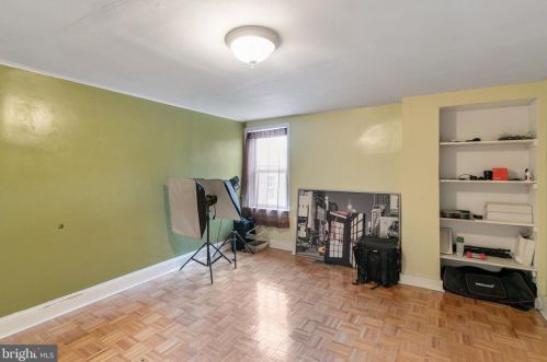 627 16th St, Philadelphia PA  19130-3415 exterior