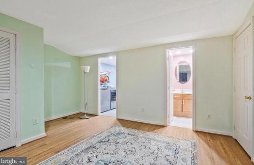 8858 Eagle Rock Ln, Springfield VA  22153-1727 exterior