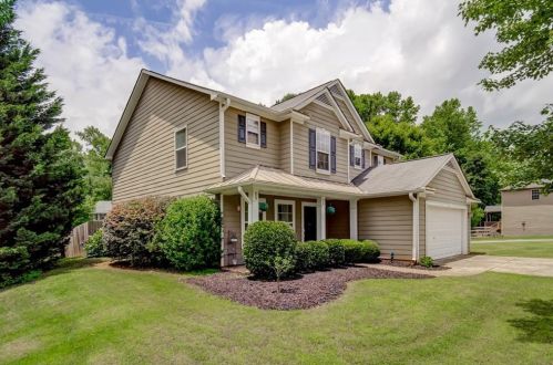 139 Magnolia Creek Dr, Holly Springs, GA 30115-6218