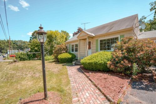 6 Orlando St, Nashua, NH 03064-2540