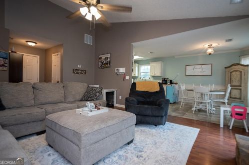 220 Jeremy Dr, Colbert, GA 30628-1543