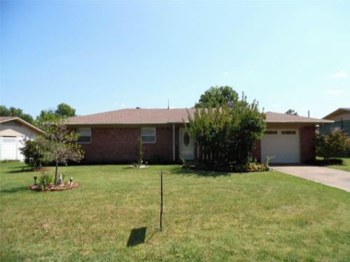 1011 10th St, Cushing, OK 74023-5221