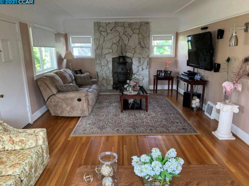 22071 Montgomery St, Hayward, CA 94541-2535