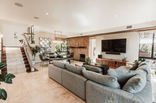 66 Canyon Rdg, Irvine, CA 92603-3410
