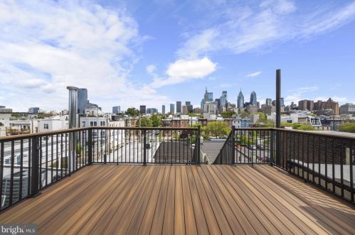 2051 Christian St, Philadelphia, PA 19146-1338