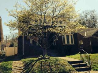 1421 Grove St, Huntington, WV 25701-4027