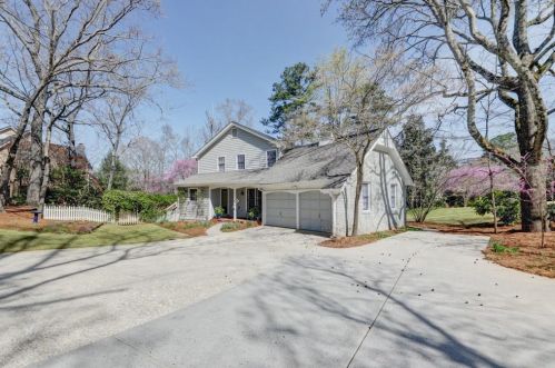 7000 Hunters Br Dr, Atlanta GA  30328-1718 exterior