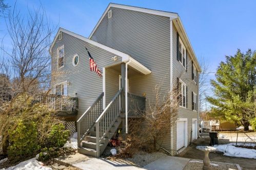 2 Richardson Dr, Derry, NH 03038-4919