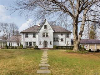 108 Lookout Dr, Fairfield, CT 06825-1823
