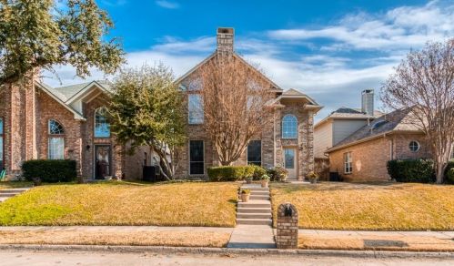 2210 Meadowstone Dr, Carrollton TX 75006-2642 exterior
