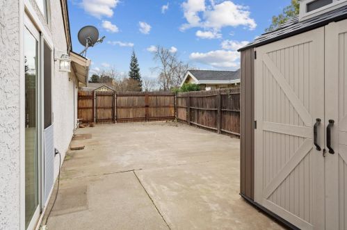 9420 Trenholm Dr, Elk Grove CA  95758-6533 exterior