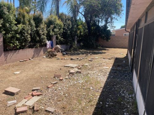 15210 Tarrant Ave, Compton, CA 90220-2532