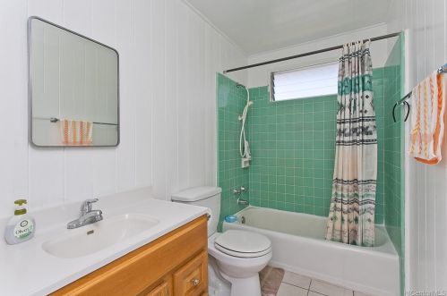 1781 Puowaina Dr, Honolulu HI  96813-1735 exterior