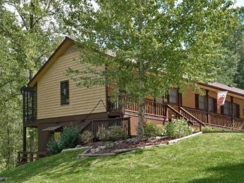 136 View De Lake Dr, Etowah, NC 28729-7719