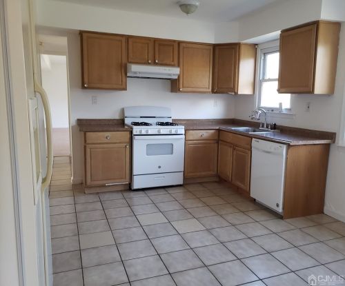 21 Summershade Cir, Piscataway NJ  08854-5906 exterior