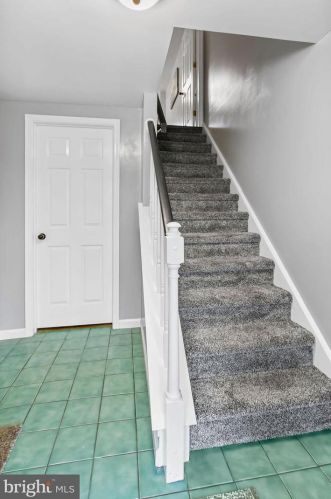 175 Harvest Dr, York, PA 17404-8320