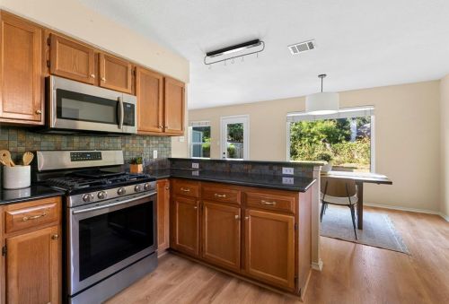 5911 Brown Rock Trl, Austin TX  78749-3314 exterior