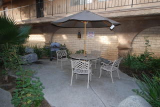 1510 Rock Glen Ave, Glendale CA  91205-2063 exterior
