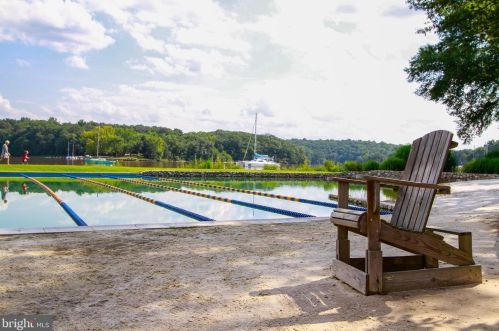 414 Ben Oaks Dr, Severna Park MD 21146-2207 exterior