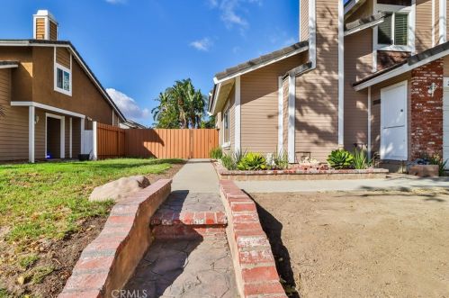 2545 Almaden Ct, Simi Valley, CA 93065-2375