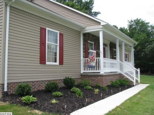 98 Crimora Station Ln, Crimora, VA 24431-2500