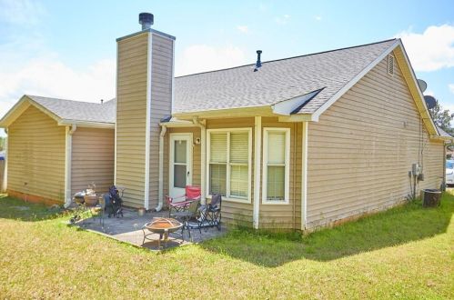 6746 Biscayne Blvd, Rex GA 30273-2245 exterior