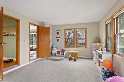 402 Bernard St, Saint Paul MN  55118-1611 exterior