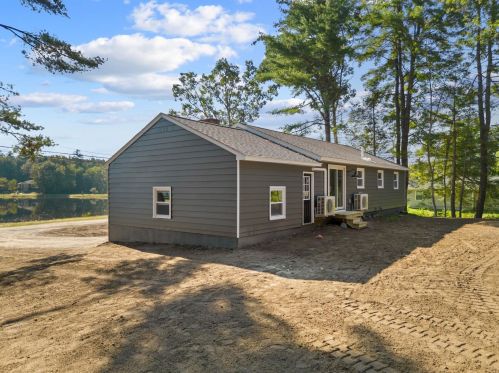 18 Dream Lake Dr, Amherst, NH 03031-1806