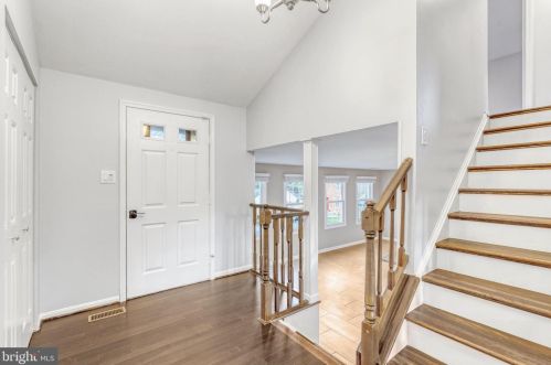 9919 Coffer Woods Rd, Springfield VA  22015-2903 exterior