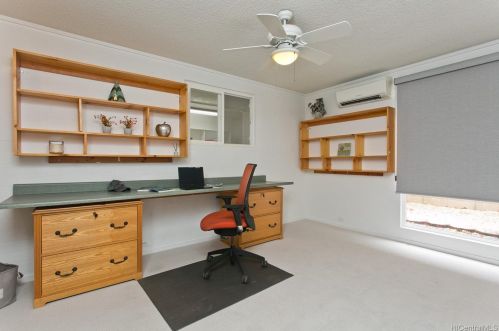 39 Makaweli St, Honolulu HI  96825-2148 exterior