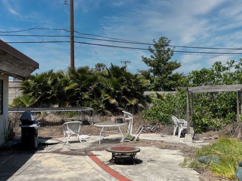 9931 Cris Ave, Anaheim CA  92804-5915 exterior