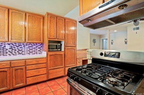 6010 Kitty Hawk Dr, Riverside CA  92504-1422 exterior