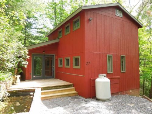 27 Lodge Trl, Vesuvius, VA 24483-2306
