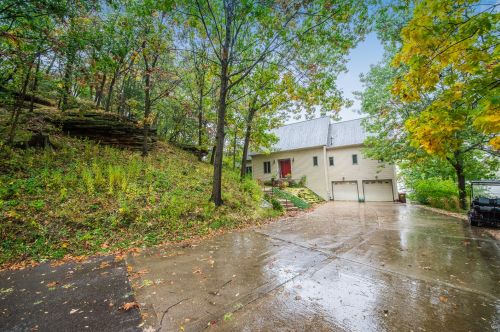 447 Sangamon Ln, Nelson, IL 61021-8127