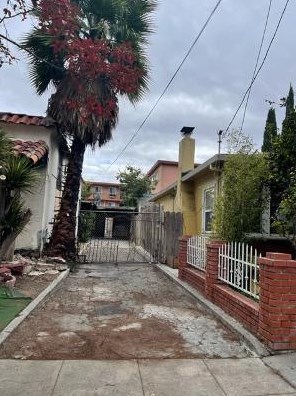 1372 Davis St, San Jose, CA 95126-1405