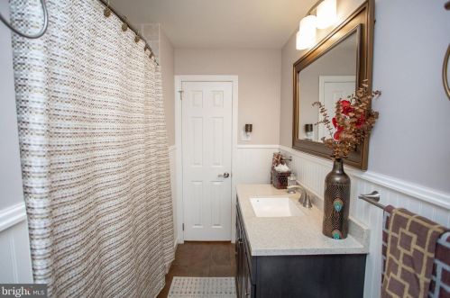 1173 Concord Dr, Tavistock NJ exterior