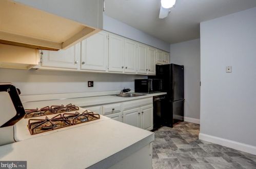 209 Valleybrook Dr, Lancaster PA  17601-4623 exterior