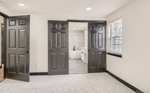 8526 Mineral Cir, Englewood CO 80112-2748 exterior