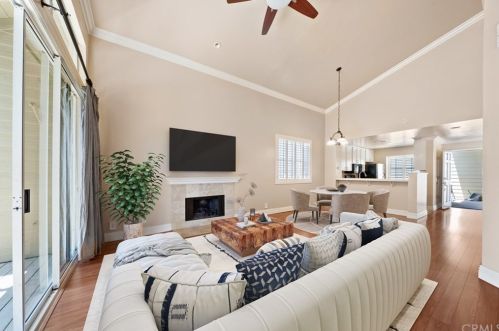 3720 Bear St, Santa Ana, CA 92704-7299