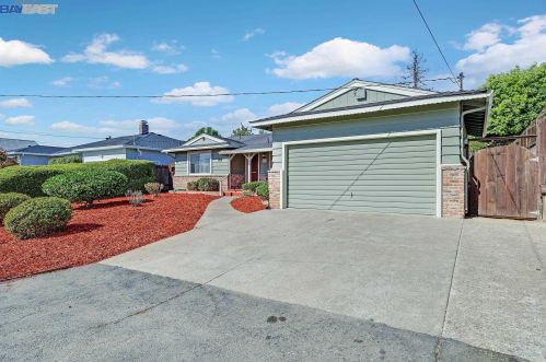 4558 Seven Hills Rd, Hayward, CA 94546-3110