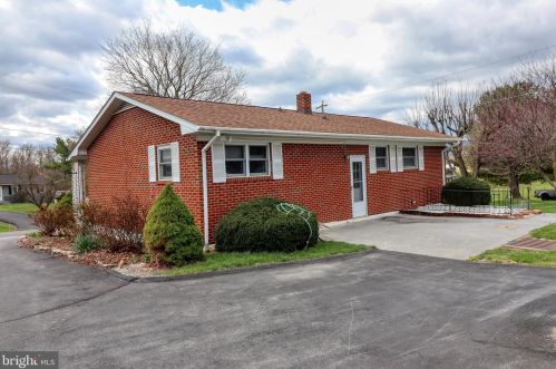 19793 Senedo Rd, Edinburg, VA 22824-2740
